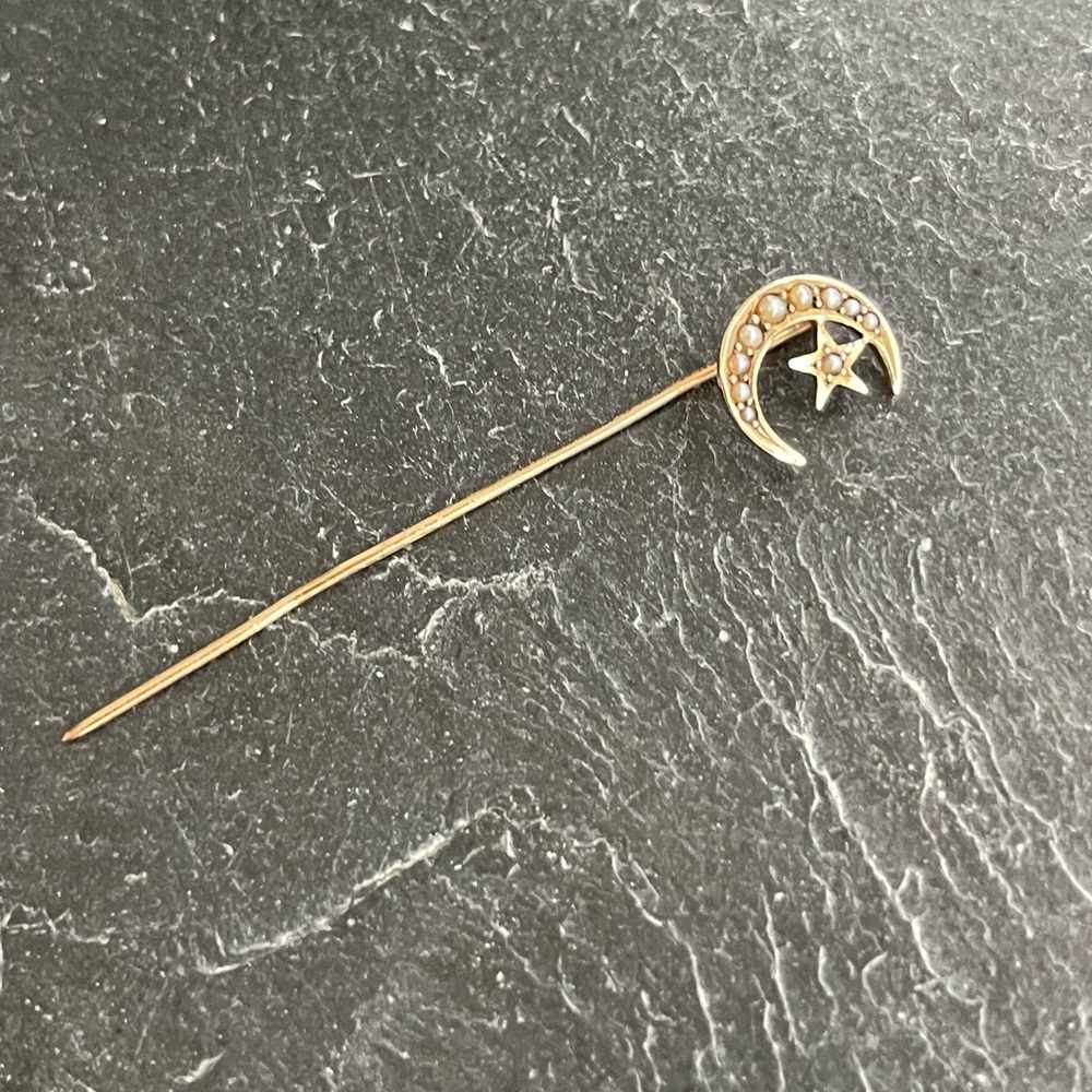 14kt. Yellow Gold Crescent Moon and Star with seed pearls Brooch